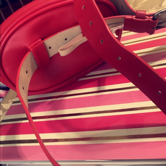 Steve Madden Red Belt Bag - Picture 2 of 3